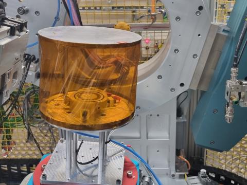 A P E E K electrochemical cell in situ in a lab in England.