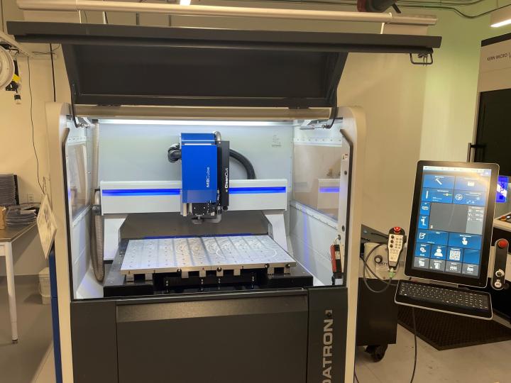 A D A T R O N mill in a lab.